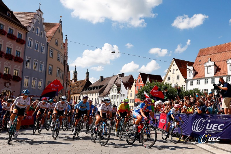 European Championships Munich 2022 - 2022 UEC Road Elite European Championships - Women's Road Race - 21/08/2022 - Scenery - Start - photo Luca Bettini/UEC/SprintCyclingAgency?2022